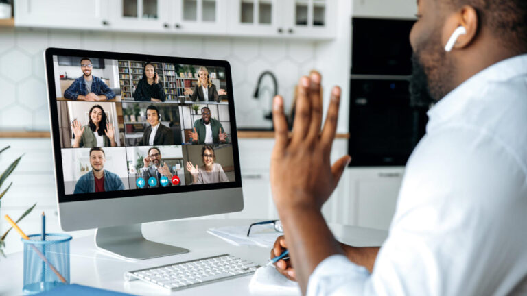 Looking for high-paying remote tech jobs but don’t have a college degree? You’re not alone—and the good news is that your dream is absolutely achievable.