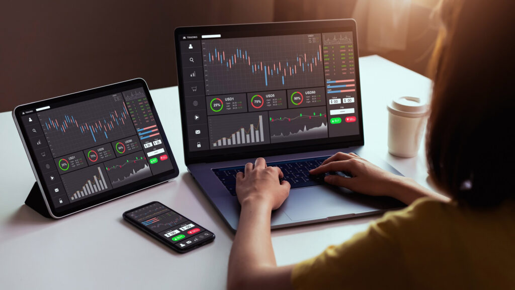 How to Achieve Financial Freedom with App-Based Investing on Your Phone in 2025